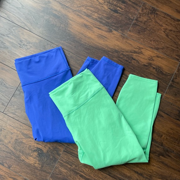 Power hold by fabletics bundle - Picture 2 of 7